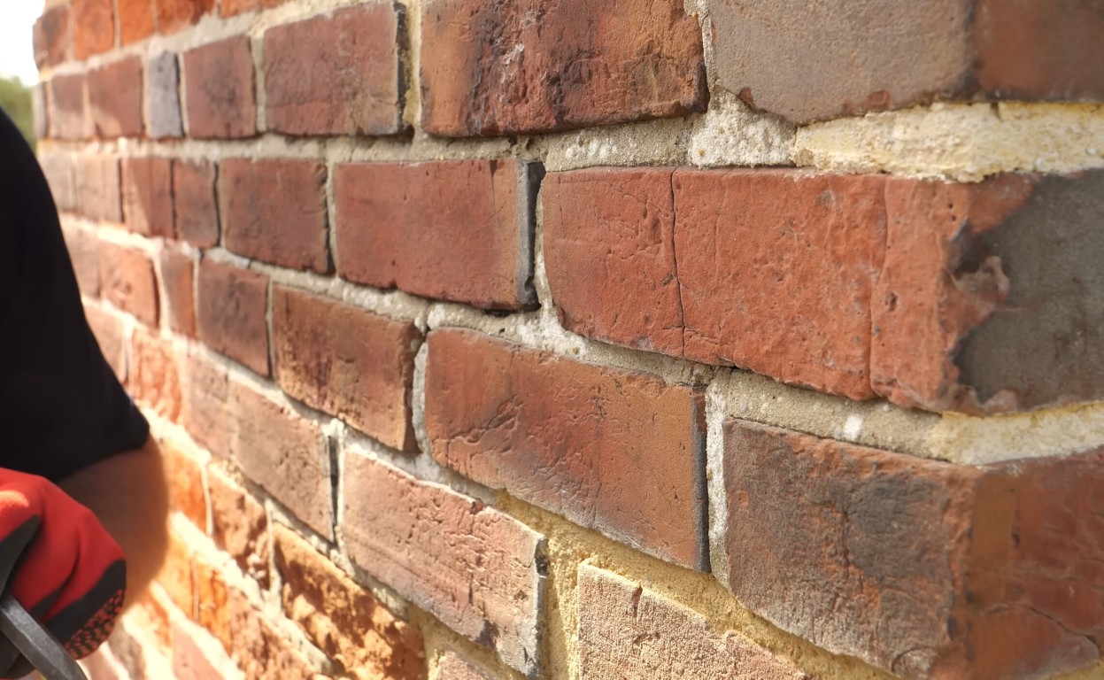 Tuckpointing & Repointing Services in Hayward, CA